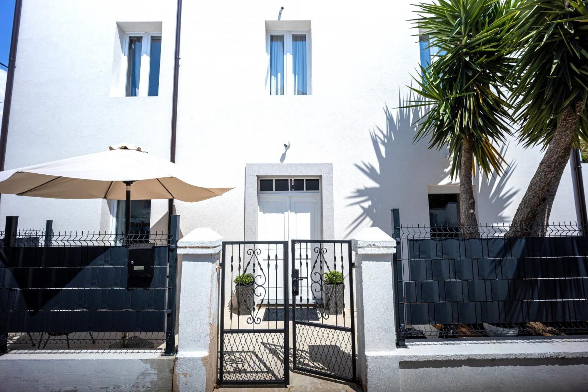 Studio Apartments Yucca, 2-Min To The Beach And 5 To Τρογκίρ Εξωτερικό φωτογραφία