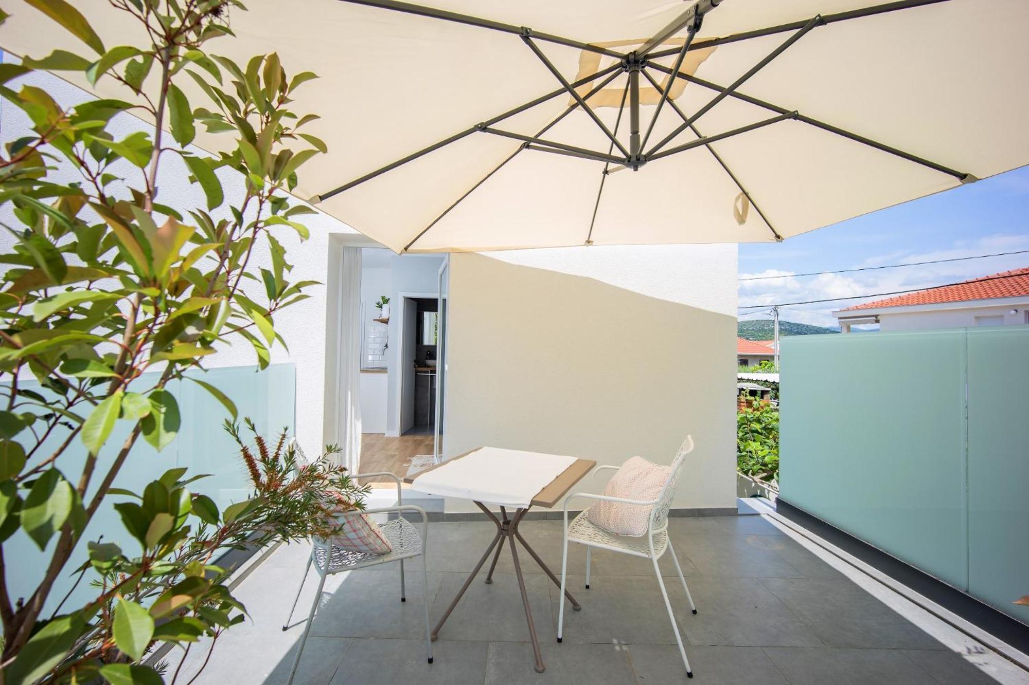 Studio Apartments Yucca, 2-Min To The Beach And 5 To Τρογκίρ Εξωτερικό φωτογραφία